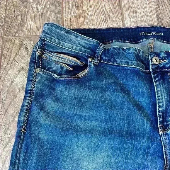 Maurices Womens Plus Size Cut Off Jeans Size 24 - Picture 7 of 10
